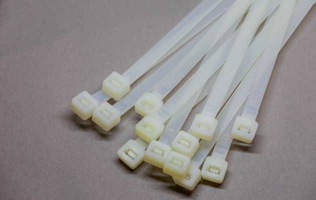 WHITE CABLE TIES